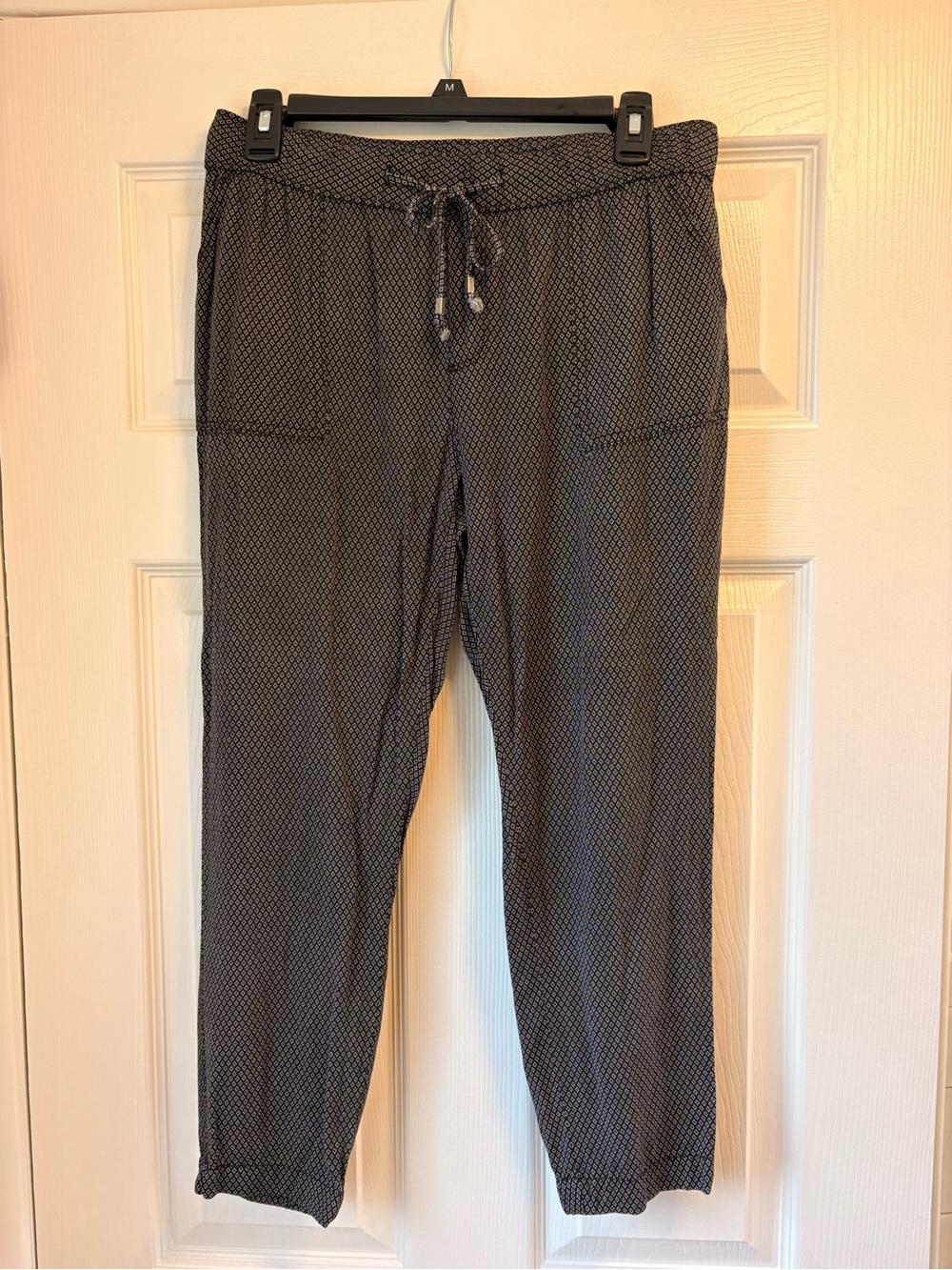 GAP Black and White Patterned cropped capri Pants size small